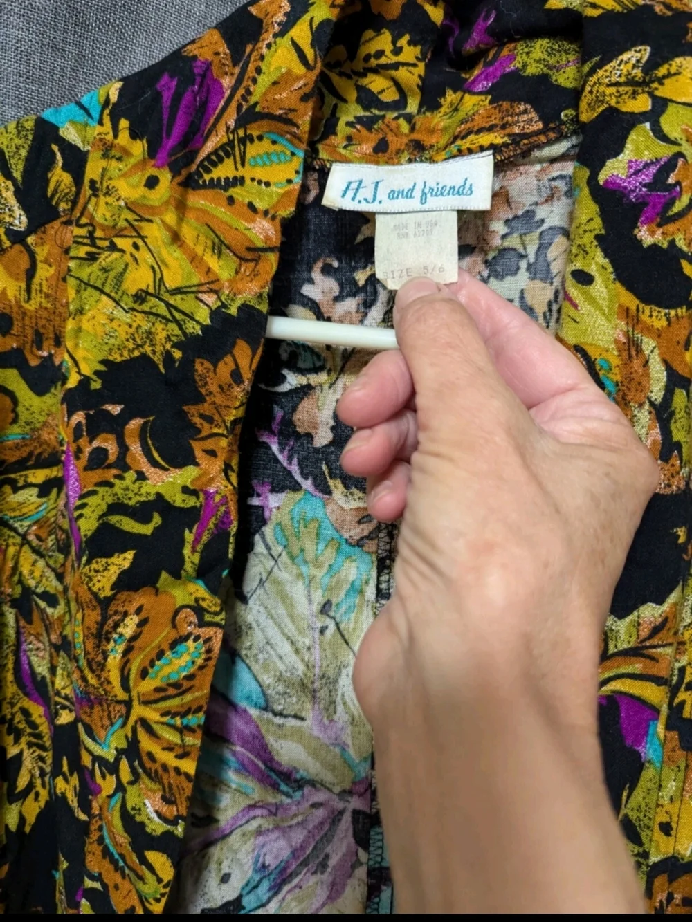 Oversized 80s Jacket And Top Abstract Graphic - Picture 3 of 9